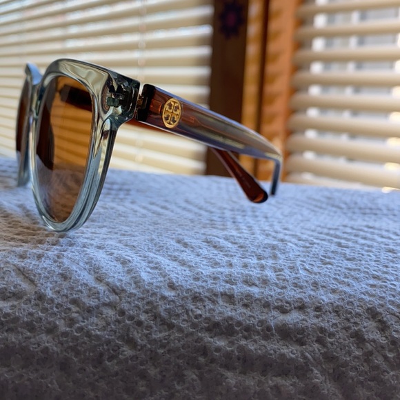 Sunglasses - Picture 2 of 6